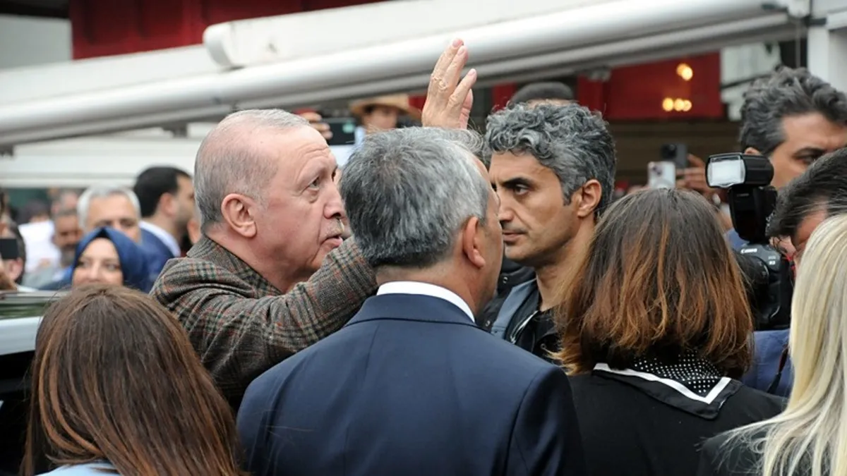 Başkan Erdoğan Edirne’de vatandaşlarla çay içti