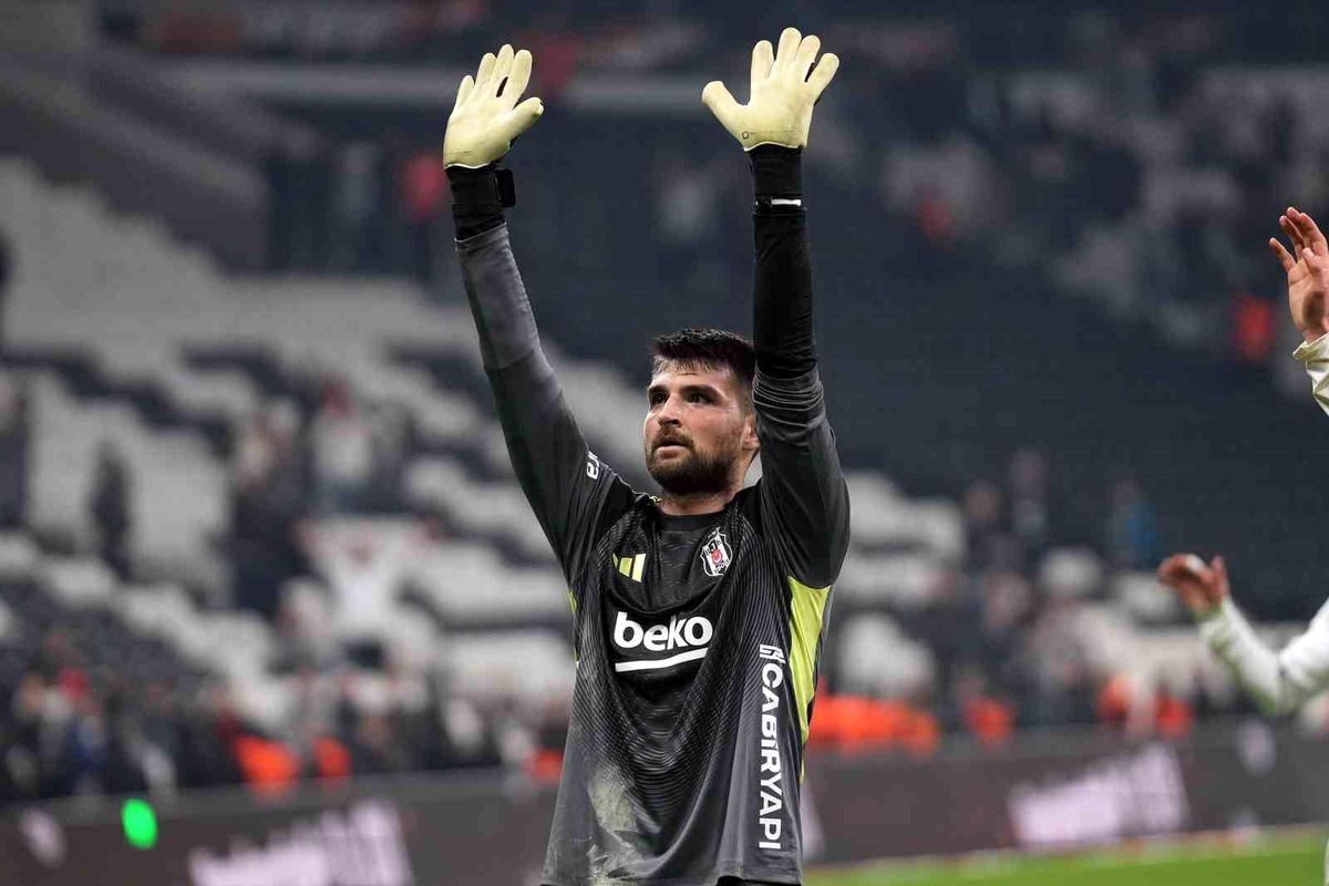 Beşiktaş'ta Ersin Destanoğlu ile yollar ayrıldı