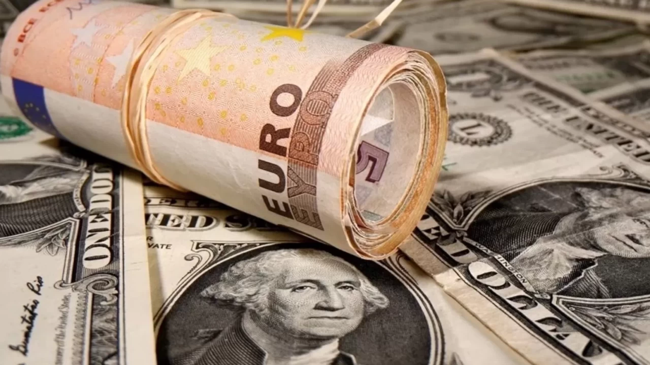 Serbest piyasada dolar ve euro haftanın ilk gününe nasıl başladı?