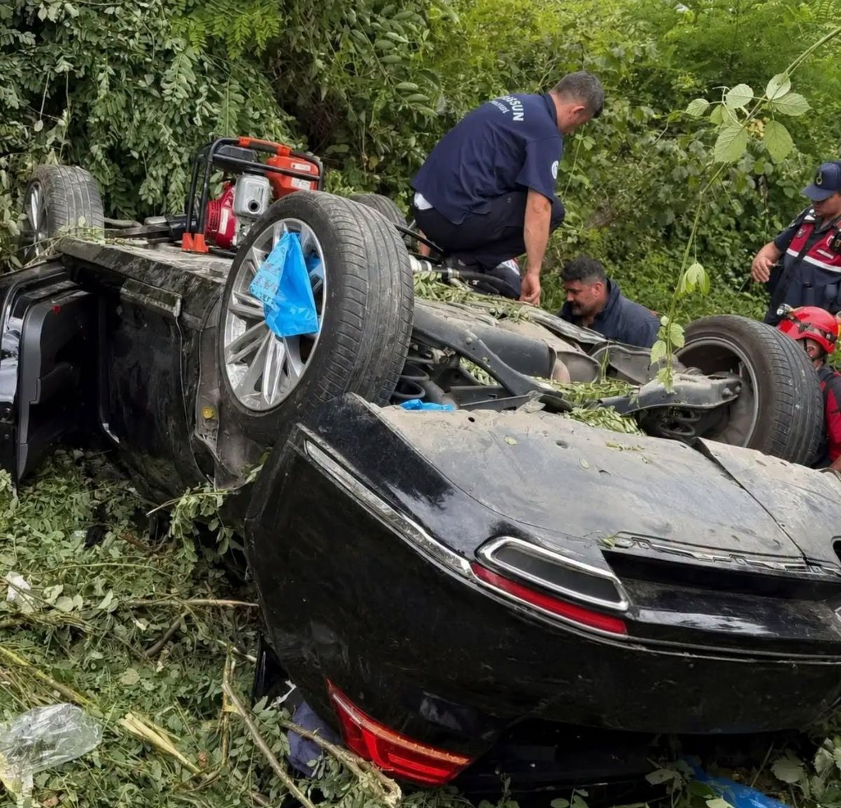 Giresun'da Otomobil Fındık Bahçesine Yuvarlandı: 2 Ölü, 3 Yaralı