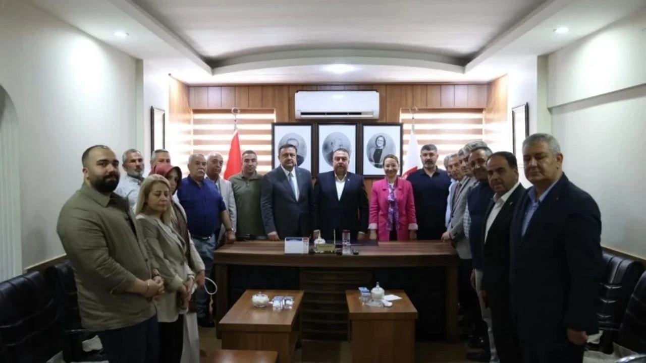 AK Parti Gaziantep teşkilatı sahada! Esnaf ve STK'larla buluştu: Ortak akılla çözüm üretmeye devam edeceğiz