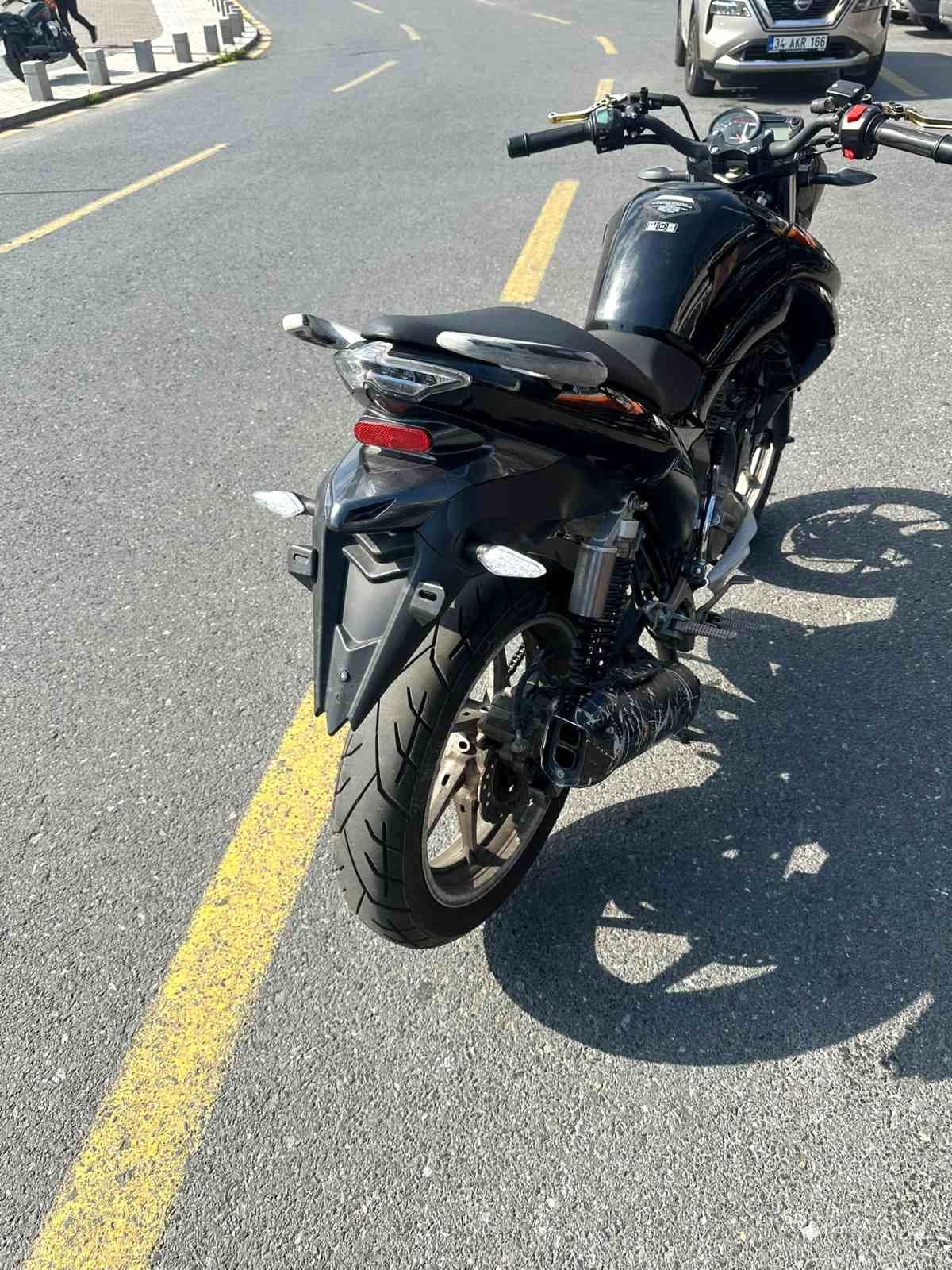 Başakşehir'de plakasız ve ehliyetsiz motosiklet sürücüsüne 131 bin liralık ceza