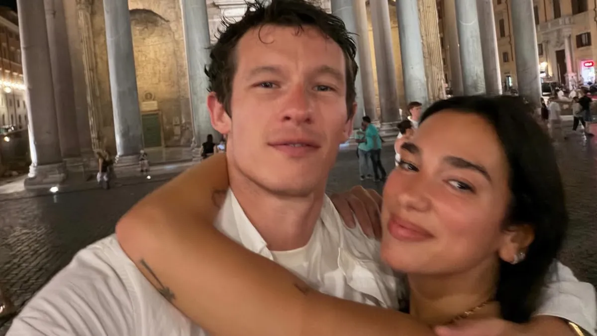 Dua Lipa ve eşi Callum Turner’ın balayı pozları sosyal medyayı salladı!
