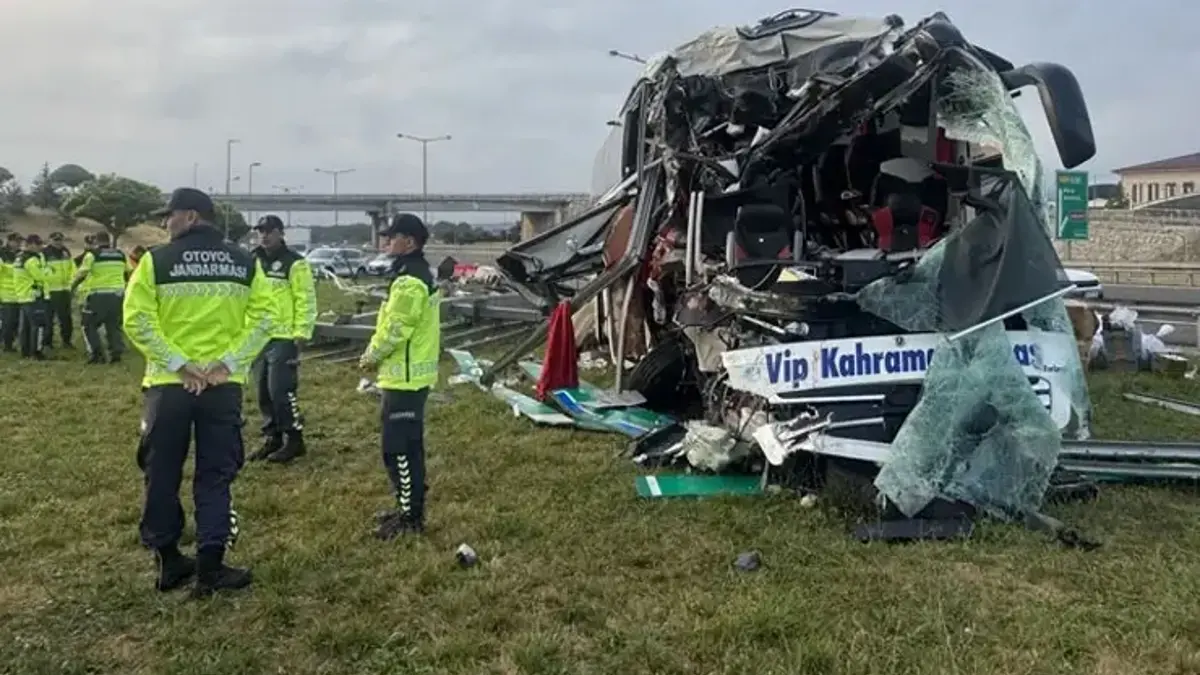 Anadolu Otoyolu'nun Bolu kesiminde kaza! Yolcu otobüsündeki 15 kişi yaralandı