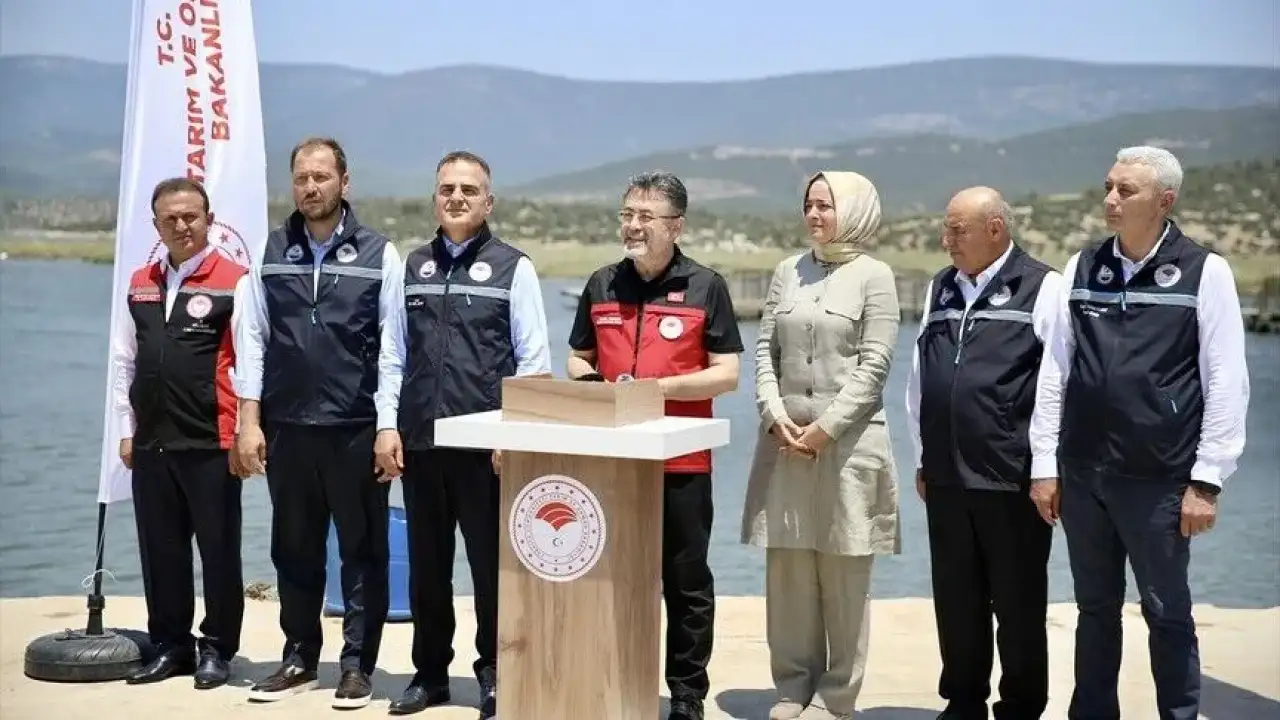 Bakan Yumaklı: Türkiye'nin 2025 yılı su ürünleri ihracatı 2,3 milyar dolara ulaştı