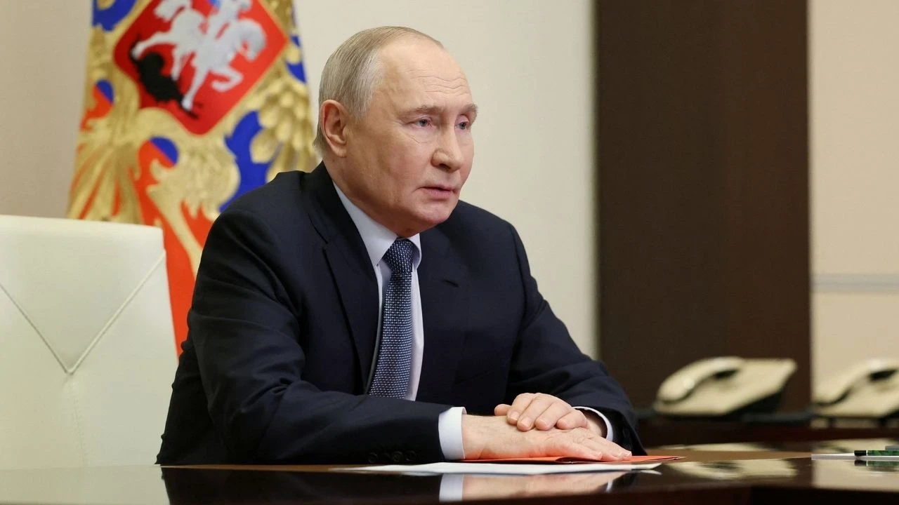 Putin yurt dışında Rusya'ya karşı eylemde bulunan Rusların mal varlıklarına el konulmasını onayladı