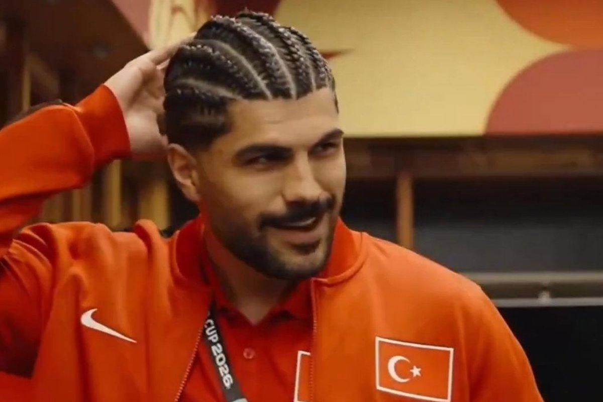Eren Elmalı saçlarını yeniden ördürdü