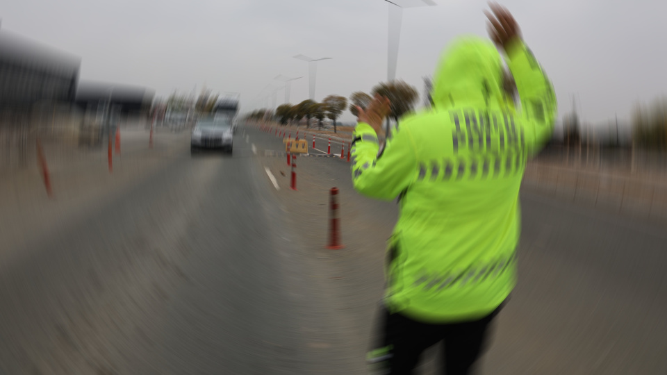 Belde belediye başkanı "dur" ihtarına uymayıp kaza yaptı