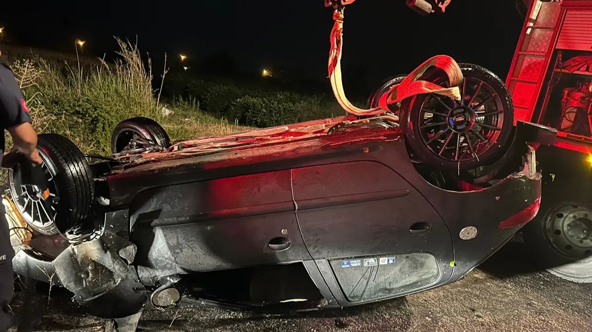 Adana'da sulama kanalına devrilen otomobilin sürücüsü yaşamını yitirdi