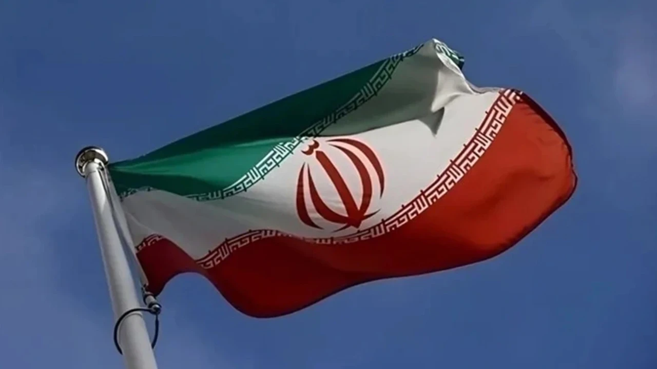 İran'dan 3 ülkeye yaptırım tepkisi
