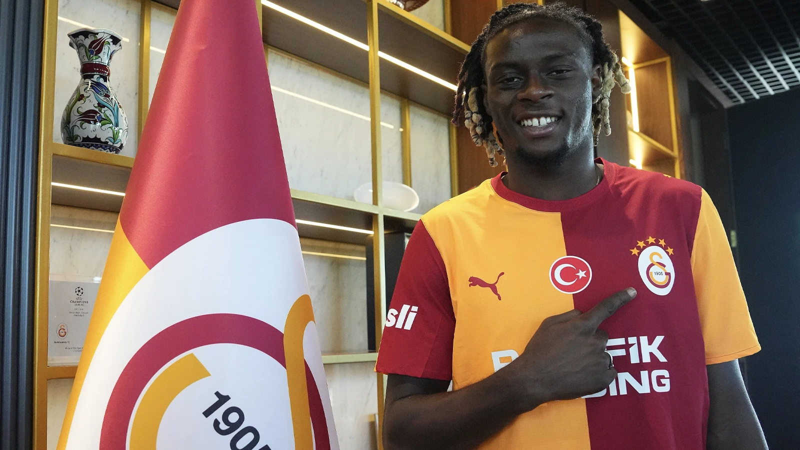 Lesley Ugochukwu, Galatasaray'ın 11. Fransız futbolcusu oldu
