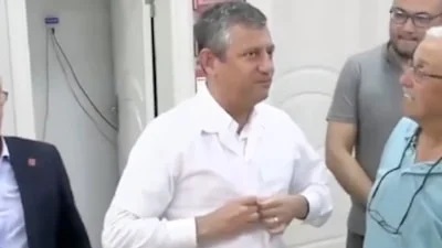 Özgür Özel eczacılık önlüğü giydi