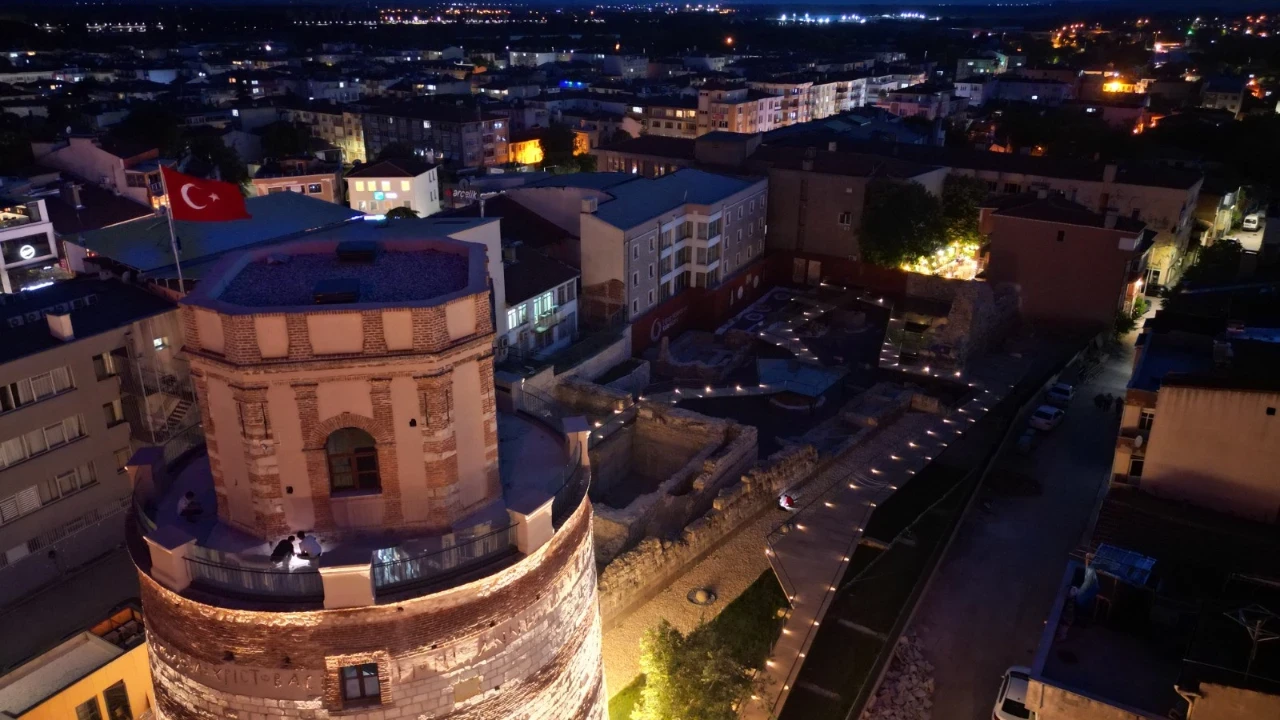 Edirne'nin tarihi saat kulesi yeniden ziyarete açıldı