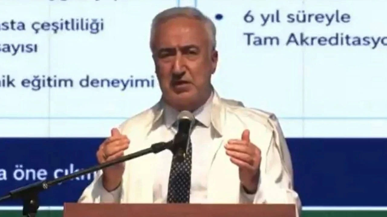 İstanbul Üniversitesi Rektöründen mezuniyette öğrencilere çocuk tavsiyesi
