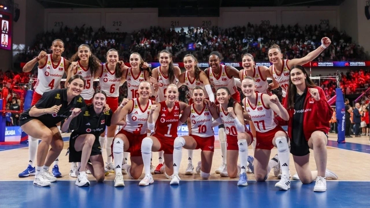 Filenin Sultanları'na Japonya öncesi kötü haber: Milli voleybolcu ameliyat oldu