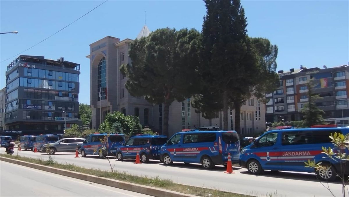 Sinop'ta düzenlenen tefecilik ve yağma operasyonunda 2 zanlı tutuklandı