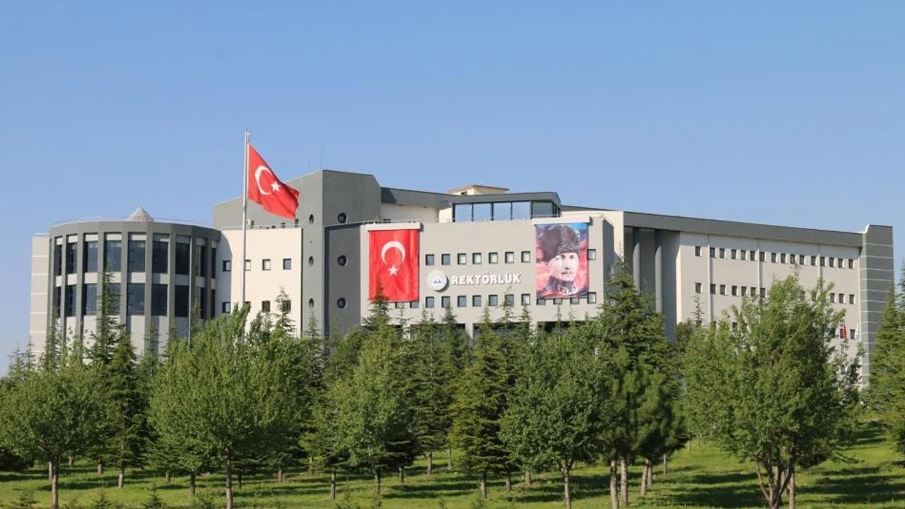 Erciyes Üniversitesi dünya sıralamasında yükselişte: İlk bin üniversite arasına girdi