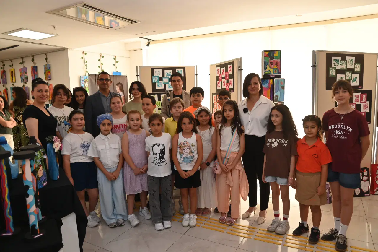 Karabağlar’da sanatın renkleri ve ezgileri aynı günde buluştu