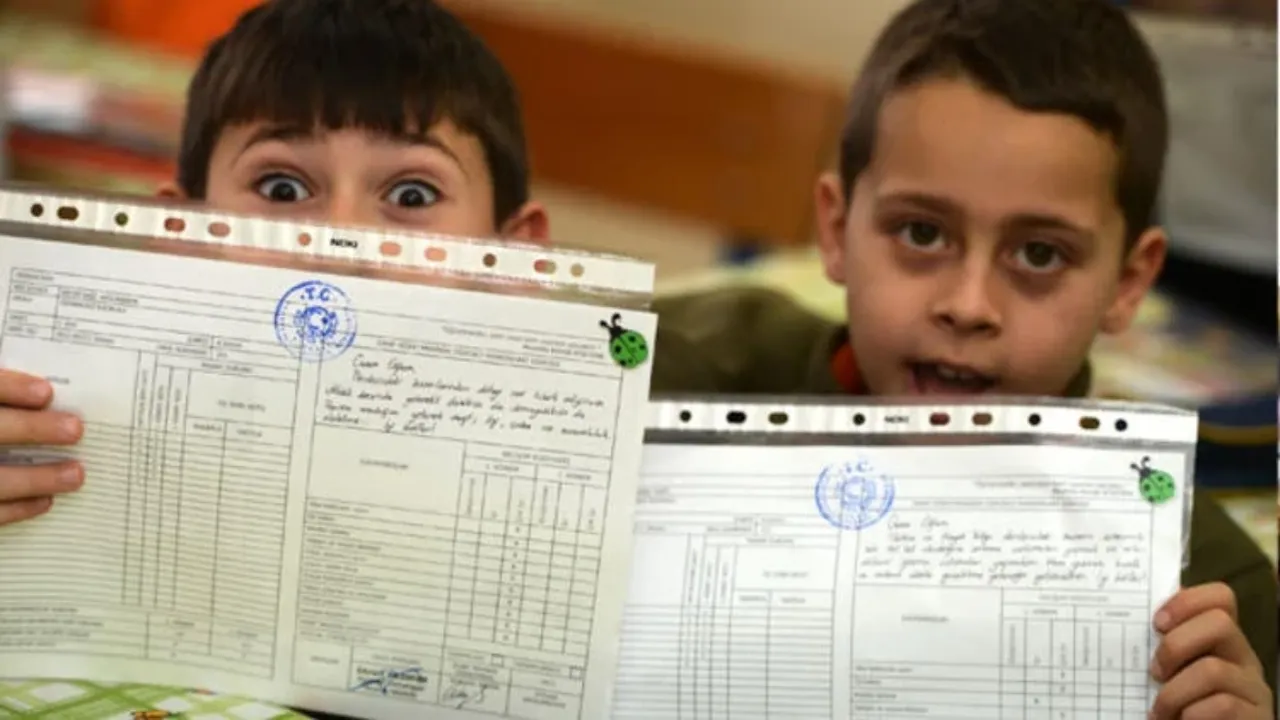 Karneler ne zaman alınacak? 2026 yaz tatili ve karne günü için geri sayım başladı!