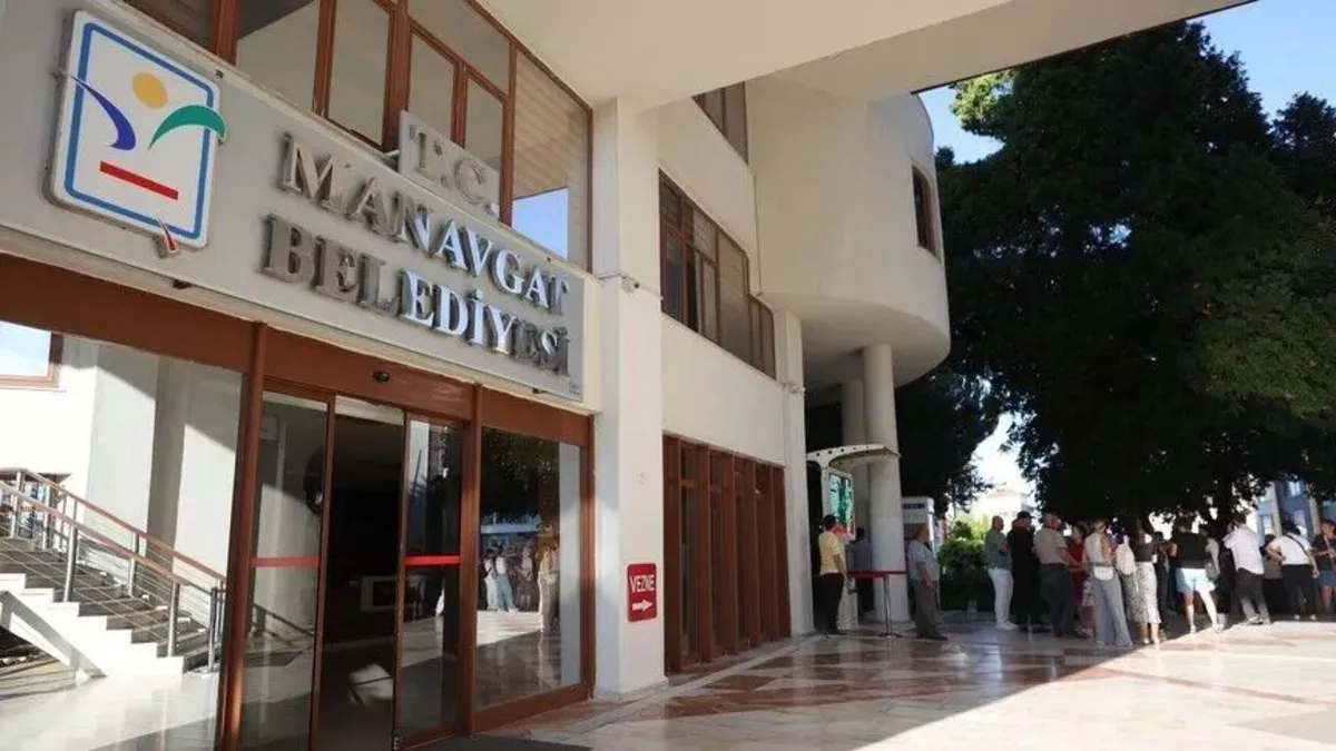 CHP'li Manavgat Belediyesi'nde haciz: 3 araç çekildi