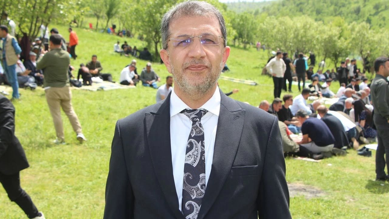 Şırnak Üniversitesi Rektörü'nden topril açıklaması: Akrabaya yardım inanç gereğidir; başıbozukları tek tek üniversiteden attım