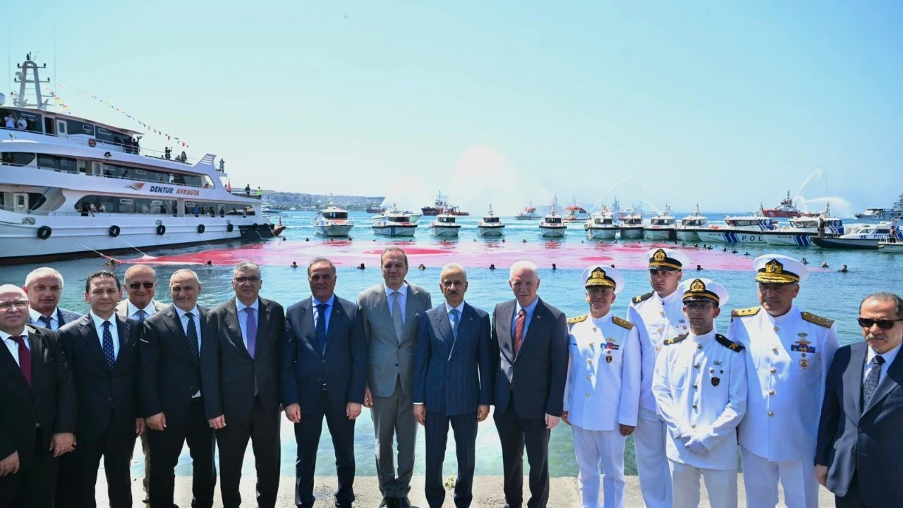 Denizcilikte dev atılım! Kabotajın 100. yılında 120 milyon yolcu hedefi! Bakan Uraloğlu: Denizlerimizi Mavi Vatan bildik!