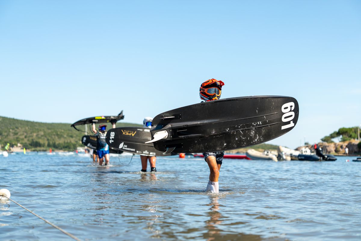 İzeltaş Dünya Motosurf Şampiyonası ilk gün etap yarışları sona erdi