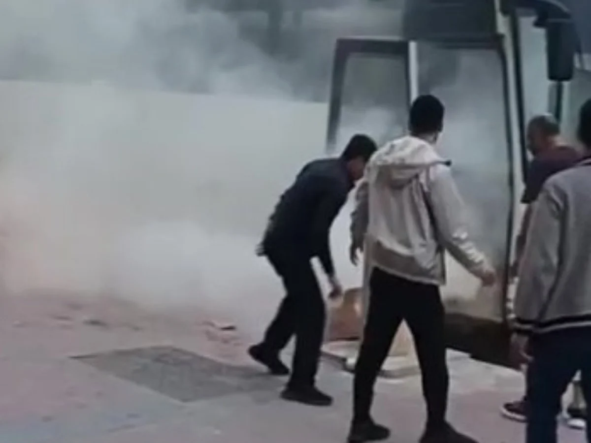 MHP Dilovası Teşkilatı üyelerini taşıyan otobüste yangın çıktı