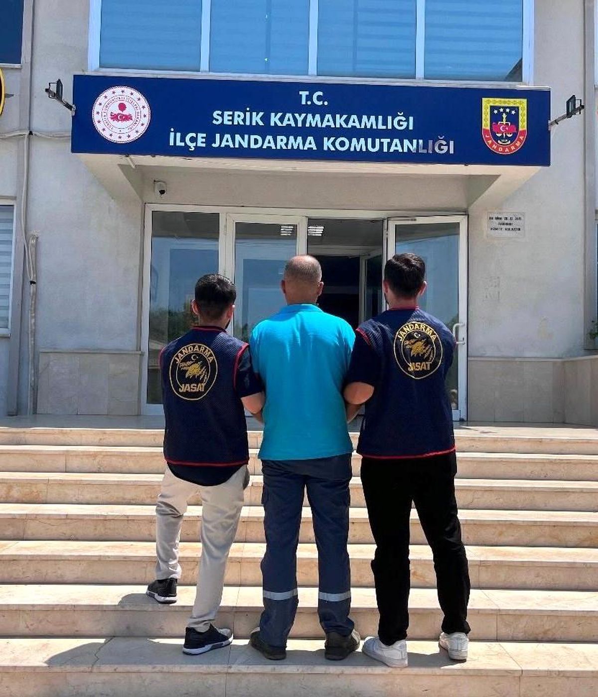 Antalya'da 202 aranan şahıs yakalandı