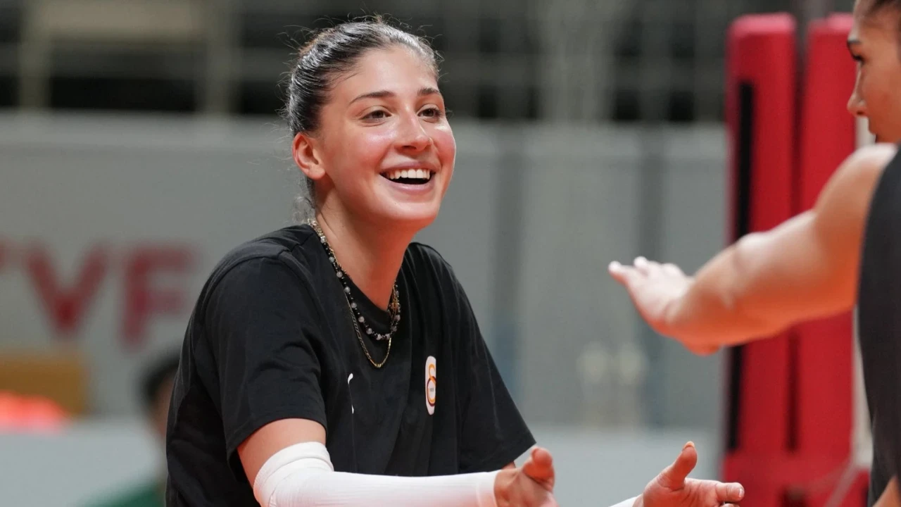 Milli voleybolcu İlkin Aydın'dan Deniz Göktaş için destek paylaşımı