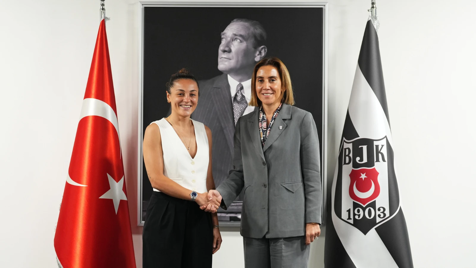 Beşiktaş Kadın Futbol Takımı'nın, yeni teknik direktörü Didem Karagenç oldu