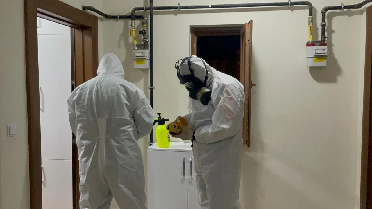 Böcek ilacı sıktı, apartman tahliye edildi