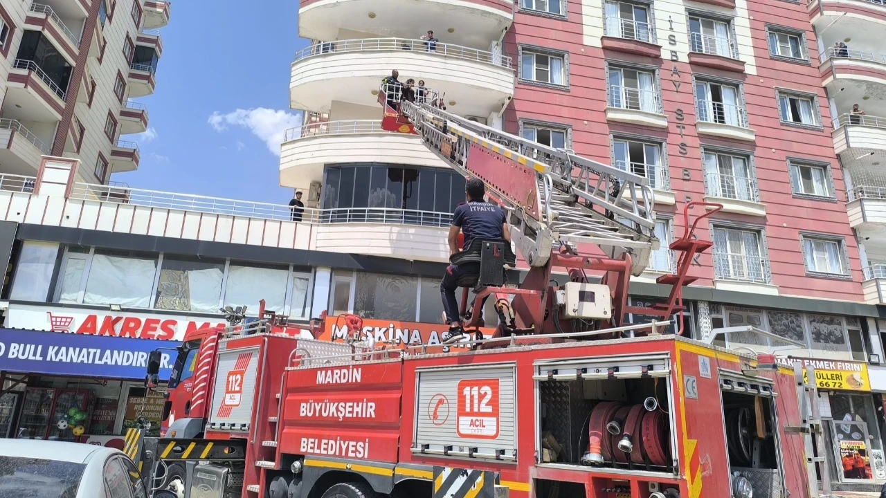 Apartman yangınında 7 yaralı