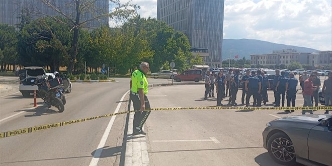 Adliyede boşanma davası gerginliği: Silahla ateş açıldı, 5 gözaltı