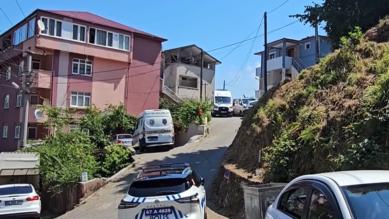 Burnunda kan izleri, evi dağılmış! Sağlık çalışanının şüpheli ölümüne soruşturma!