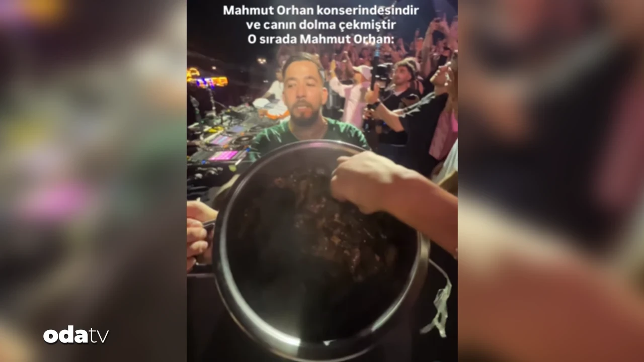 Köy konserinin ardından sarma ikramı: Mahmut Orhan seyirciyi doyurdu