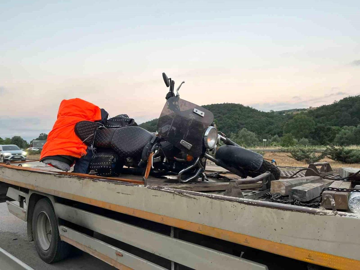 Samsun'da köpeğe çarpan motosikletteki sürücü ve yolcu yaralandı