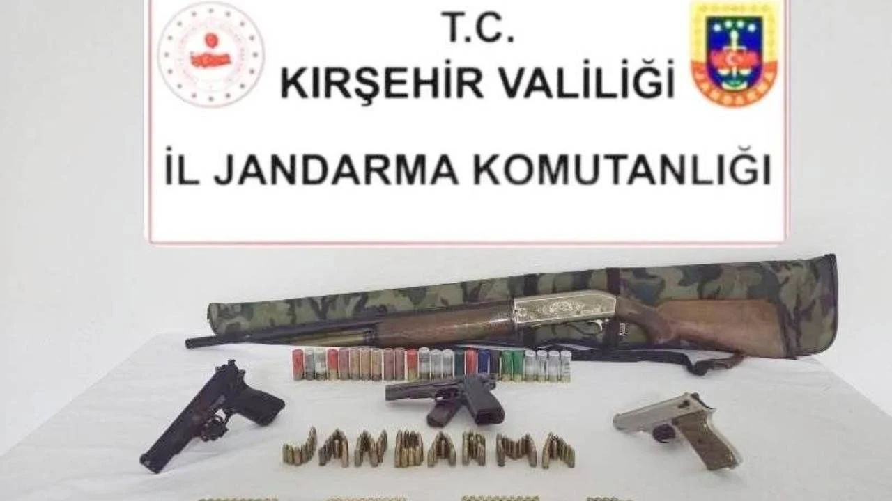 Kırşehir'de ruhsatsız silah operasyonu