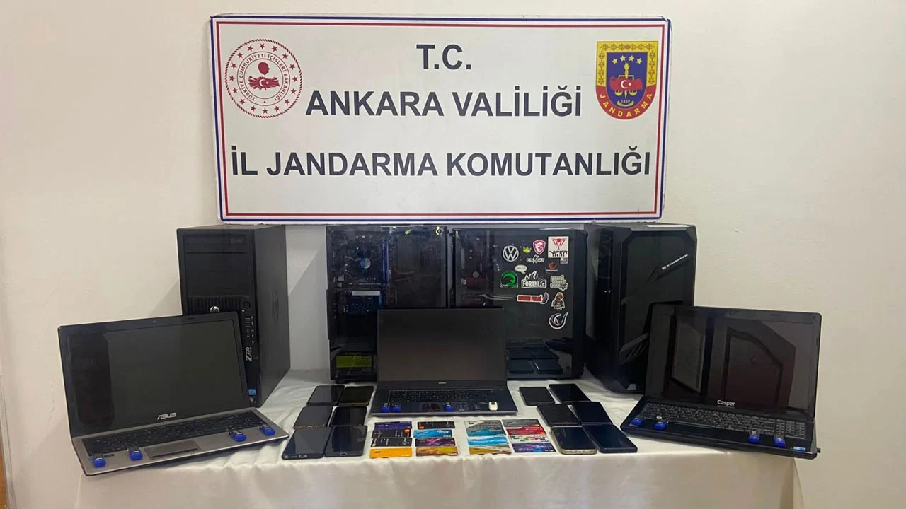 Onlarca kişi kıskıvrak enselendi! 12 milyarlık kara para trafiğine darbe