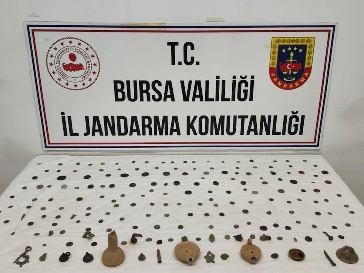 Bursa'da 202 sikke ve obje ele geçirildi
