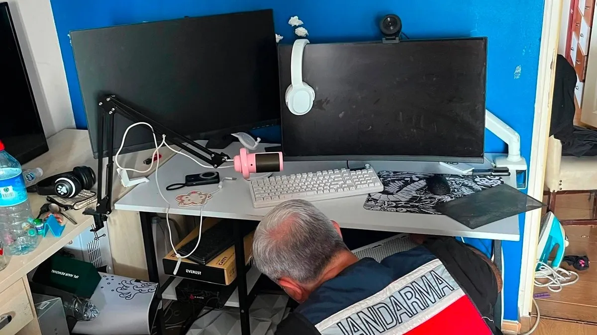 MİT'ten kredi kartı şebekesine operasyon!