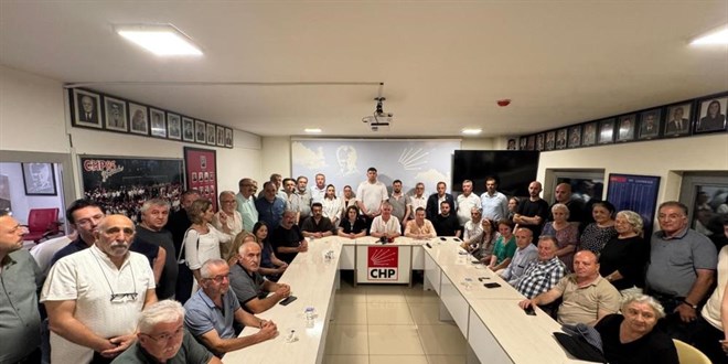 Görevden alınan CHP il başkanları Özgür Özel İrtibat Bürosu açıyor