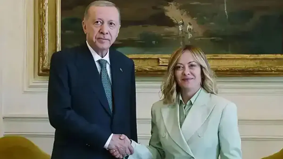 Cumhurbaşkanı Erdoğan'ın 'sigarayı bırak' çağrısına Meloni de katıldı!