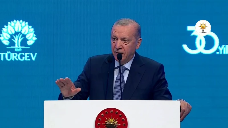 Cumhurbaşkanı Erdoğan: Gençlerimizi bunların ikbal kavgalarına meze yaptırmayacağız