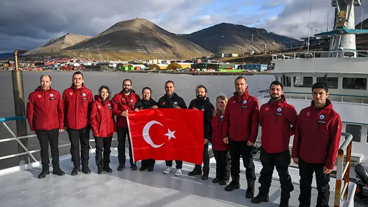 Bakan Kacır, 6'ncı Ulusal Arktik Bilim Seferi'ne katıldı