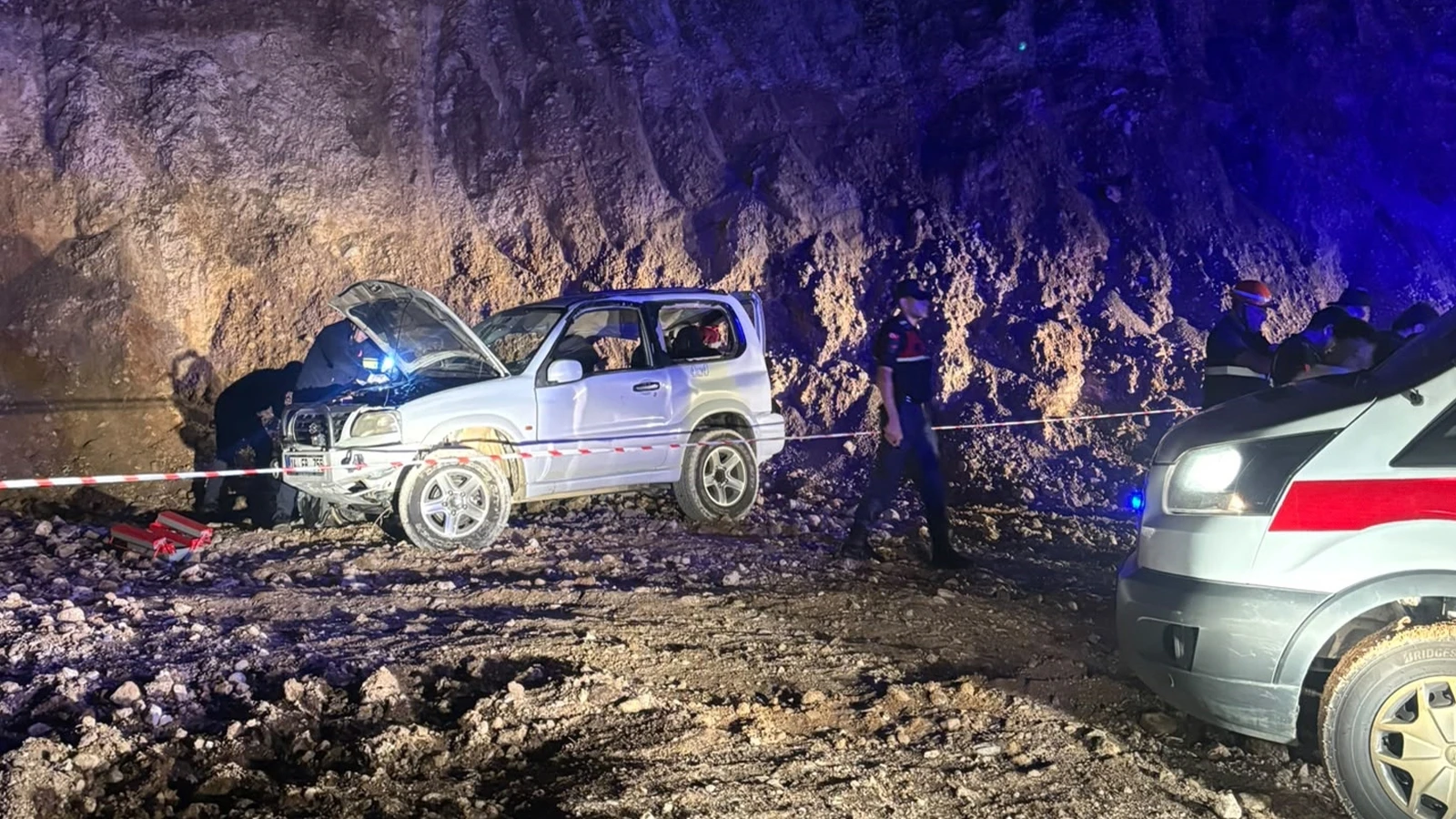 Bolu'da uçuruma yuvarlanan cipteki 2 kişi öldü, 1 kişi yaralandı