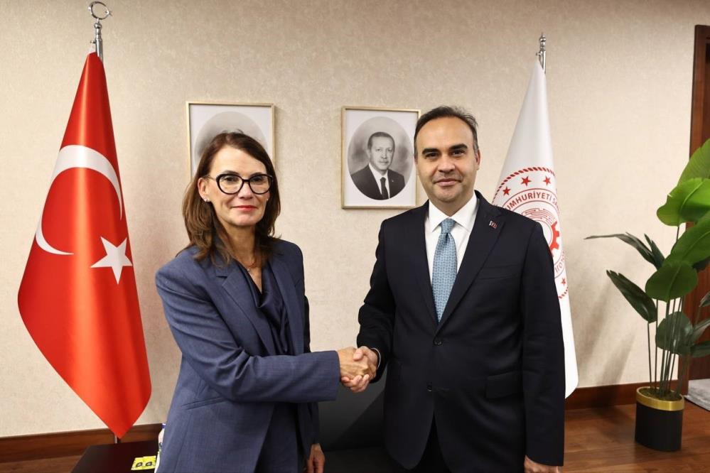 Bakan Kacır'dan Sıfır Atık Forumu'nda yoğun diplomasi trafiği