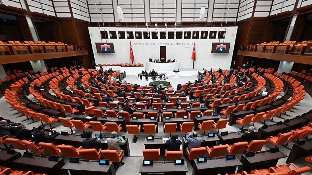 TBMM Genel Kurulu toplandı! Milletvekillerinden peş peşe kritik açıklamalar