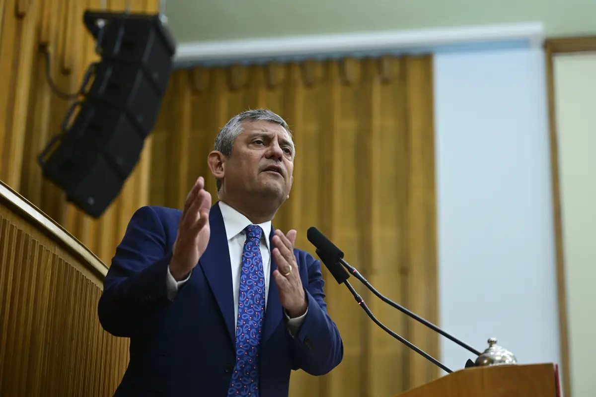 CHP'de bölünme vakti! Özgür Özel, ayrılığı ilan etti: Yeni partiyi kuruyoruz