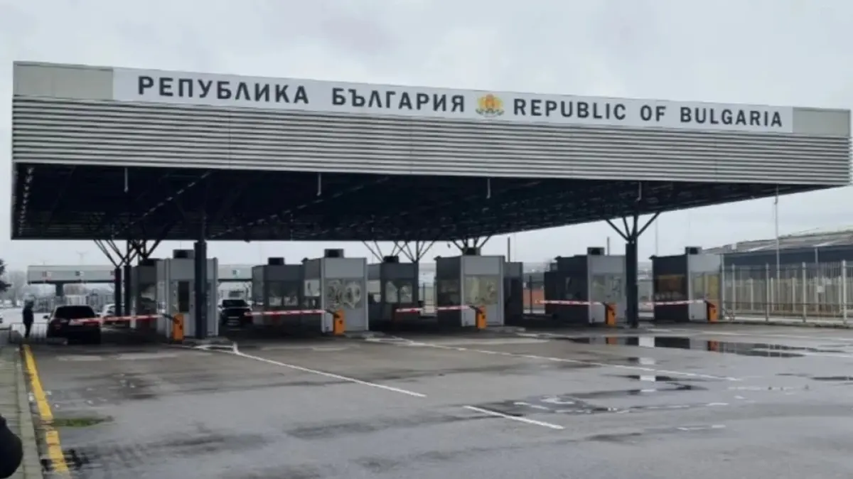 Piyasa değeri 75 bin euro... Sınır geçen otobüsün gizli bölmesinde bulundu